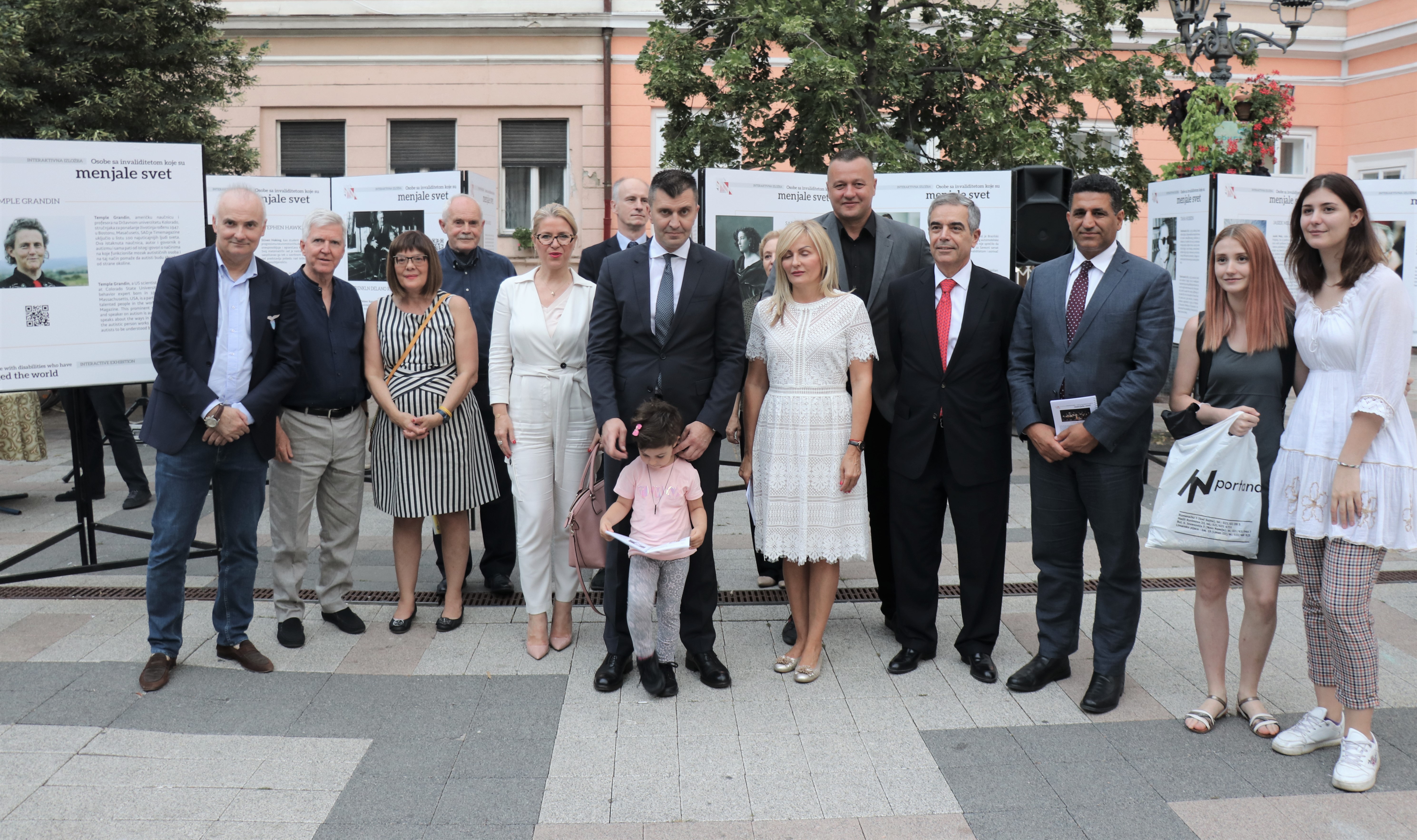 Ђорђевић отворио изложбу „Особе са инвалидитетом које су мењале свет“