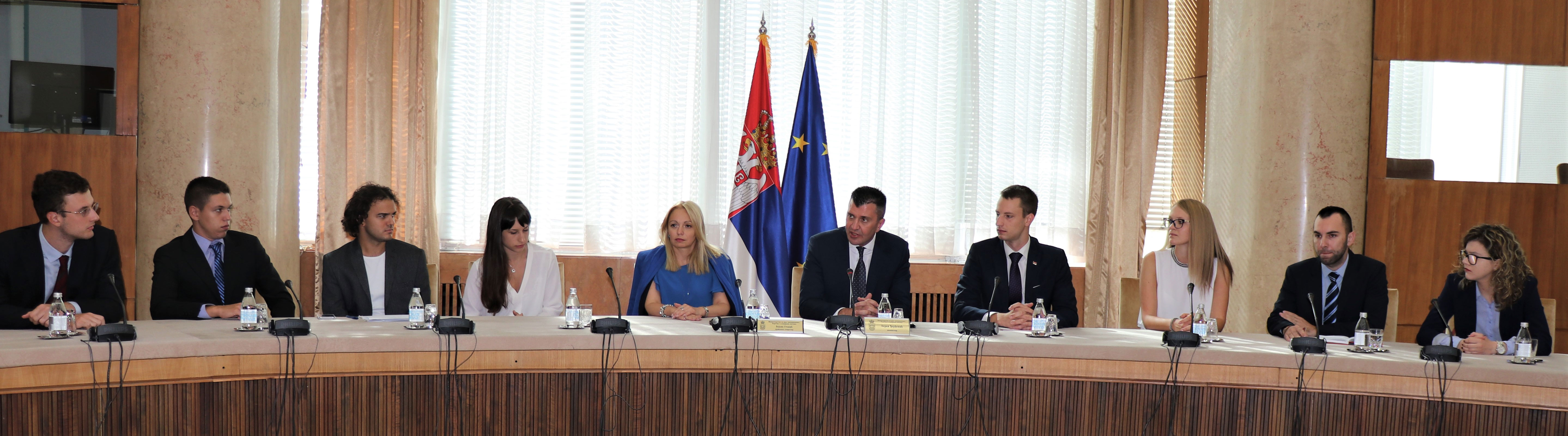 Министар Ђорђевић oдржао састанак са студентима Организације српских студената у иностранству (ОССИ)