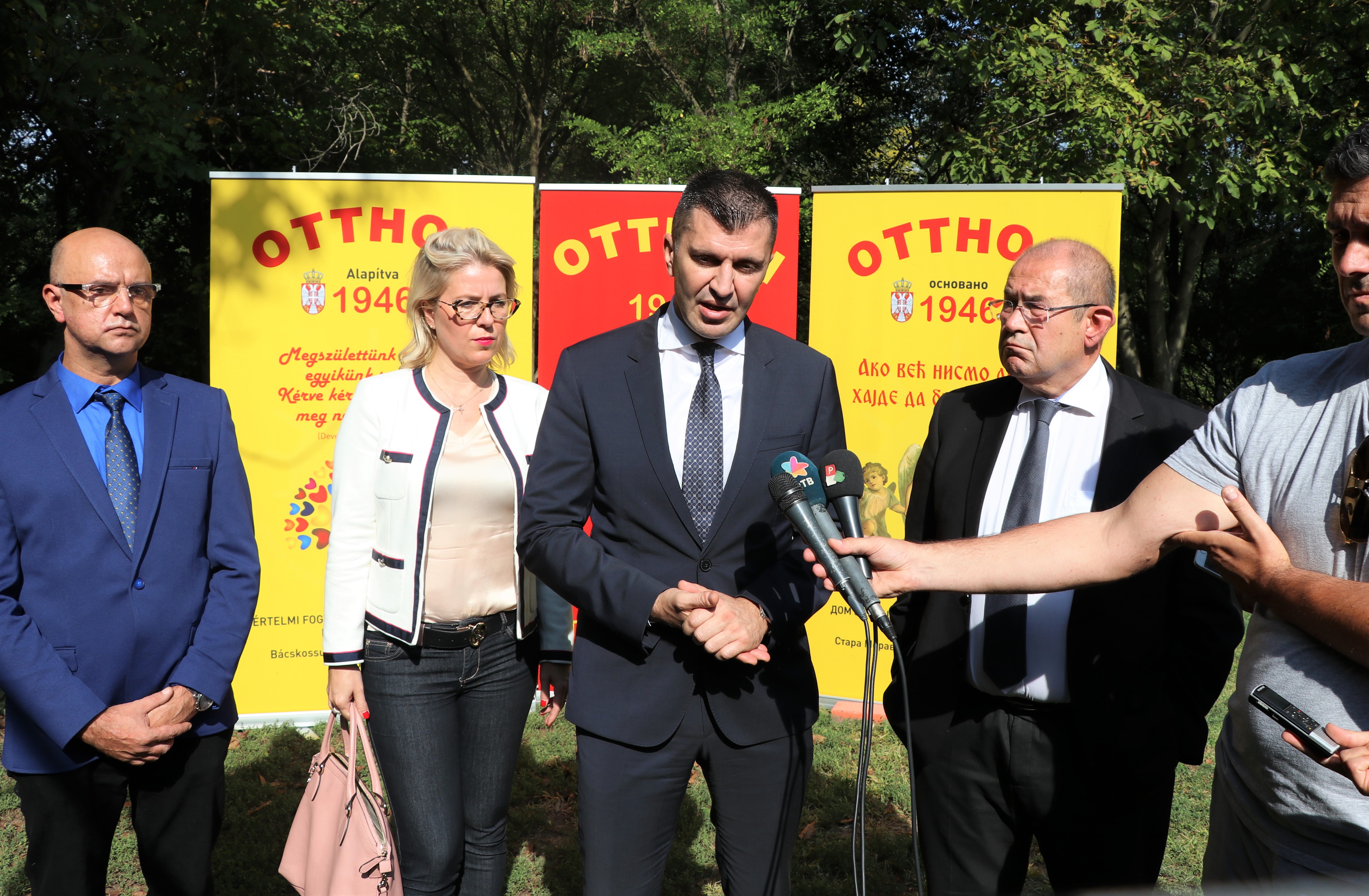 Министар Ђорђевић обишао Дом за лица ометена у менталном развоју „Отхон“ Стара Моравица