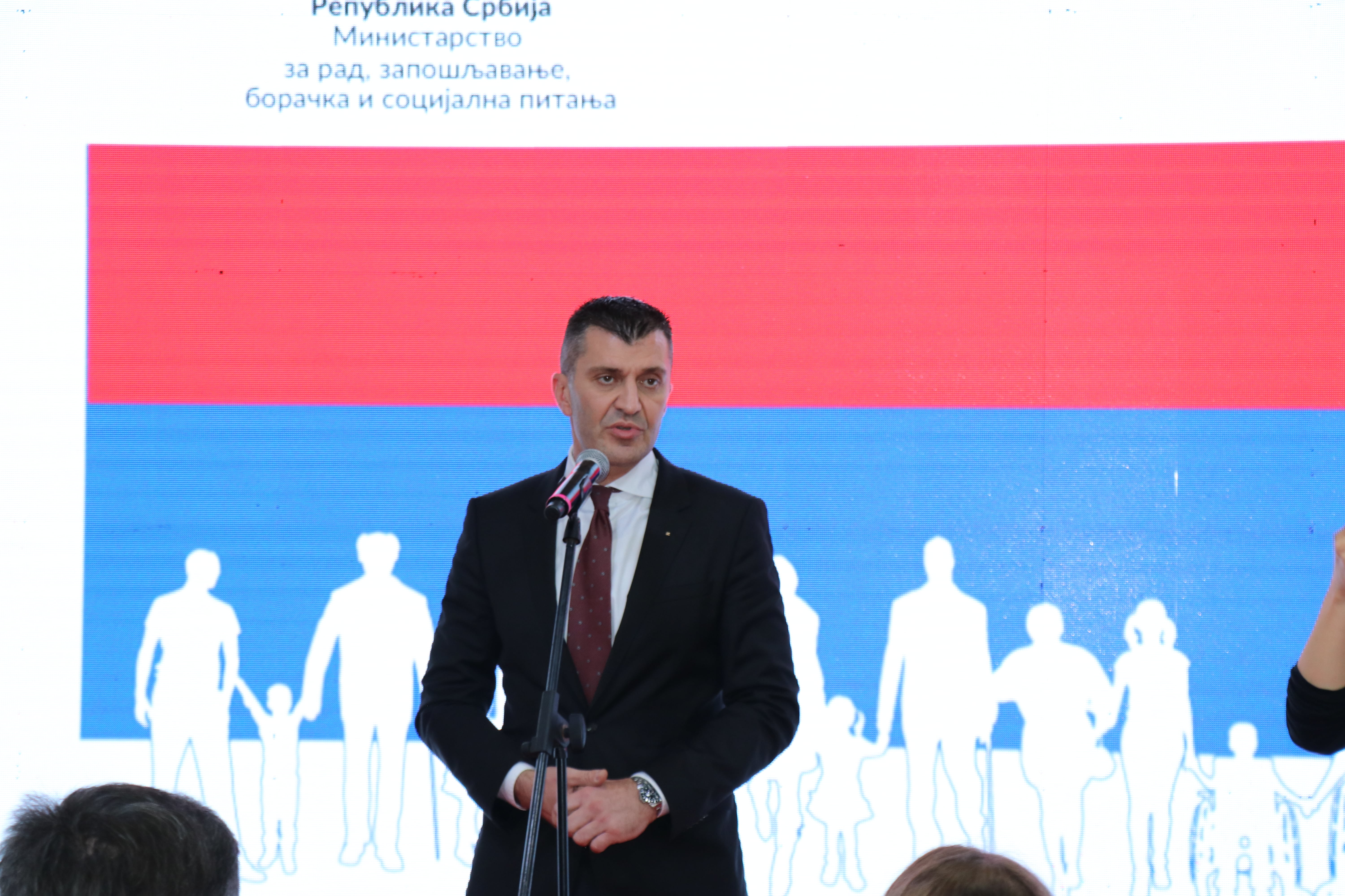 Ђорђевић отворио сајам Ј=ДНАКИ посвећен особама са инвалидитетом