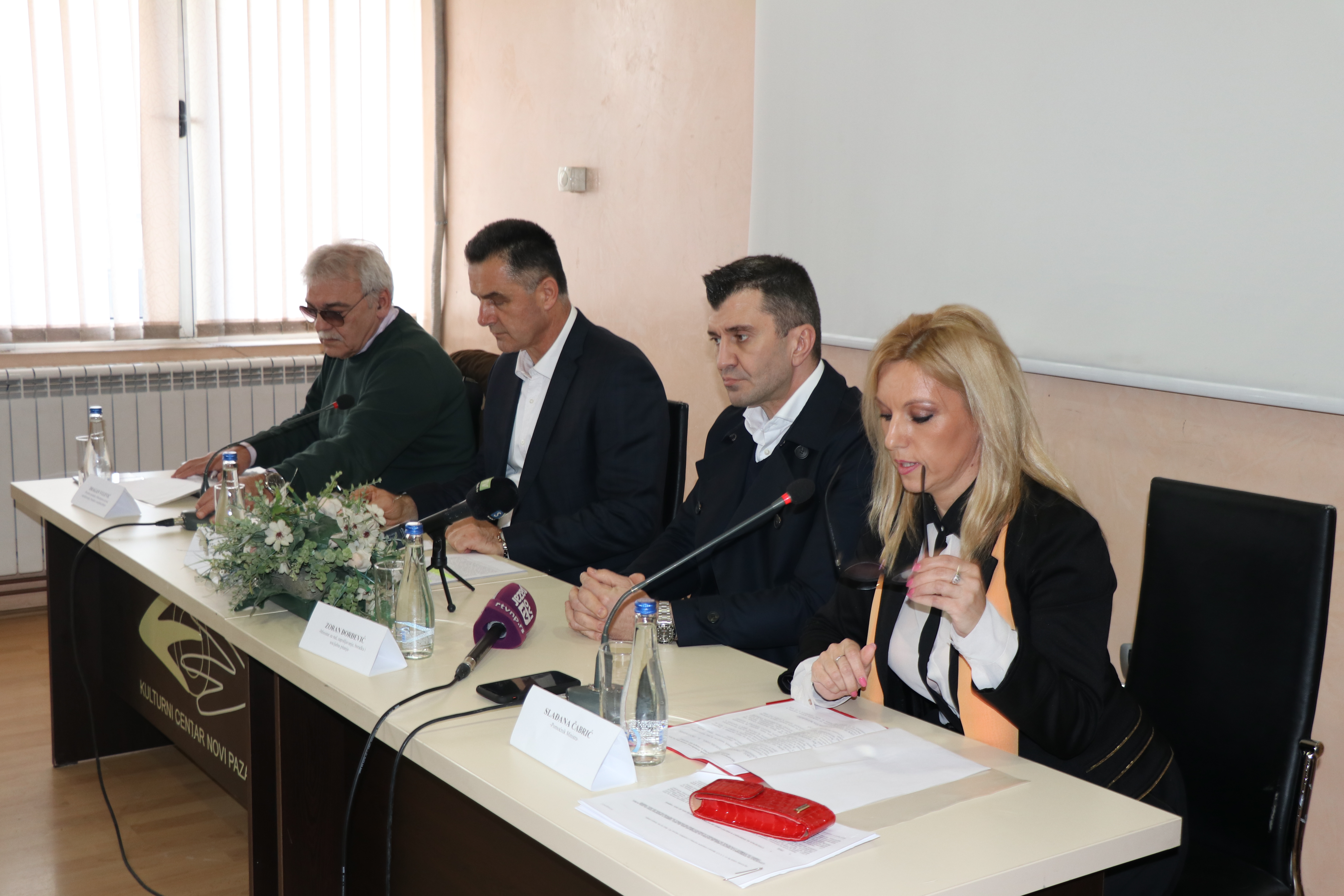 Ђорђевић у Новом Пазару о начину решавања проблема насиља