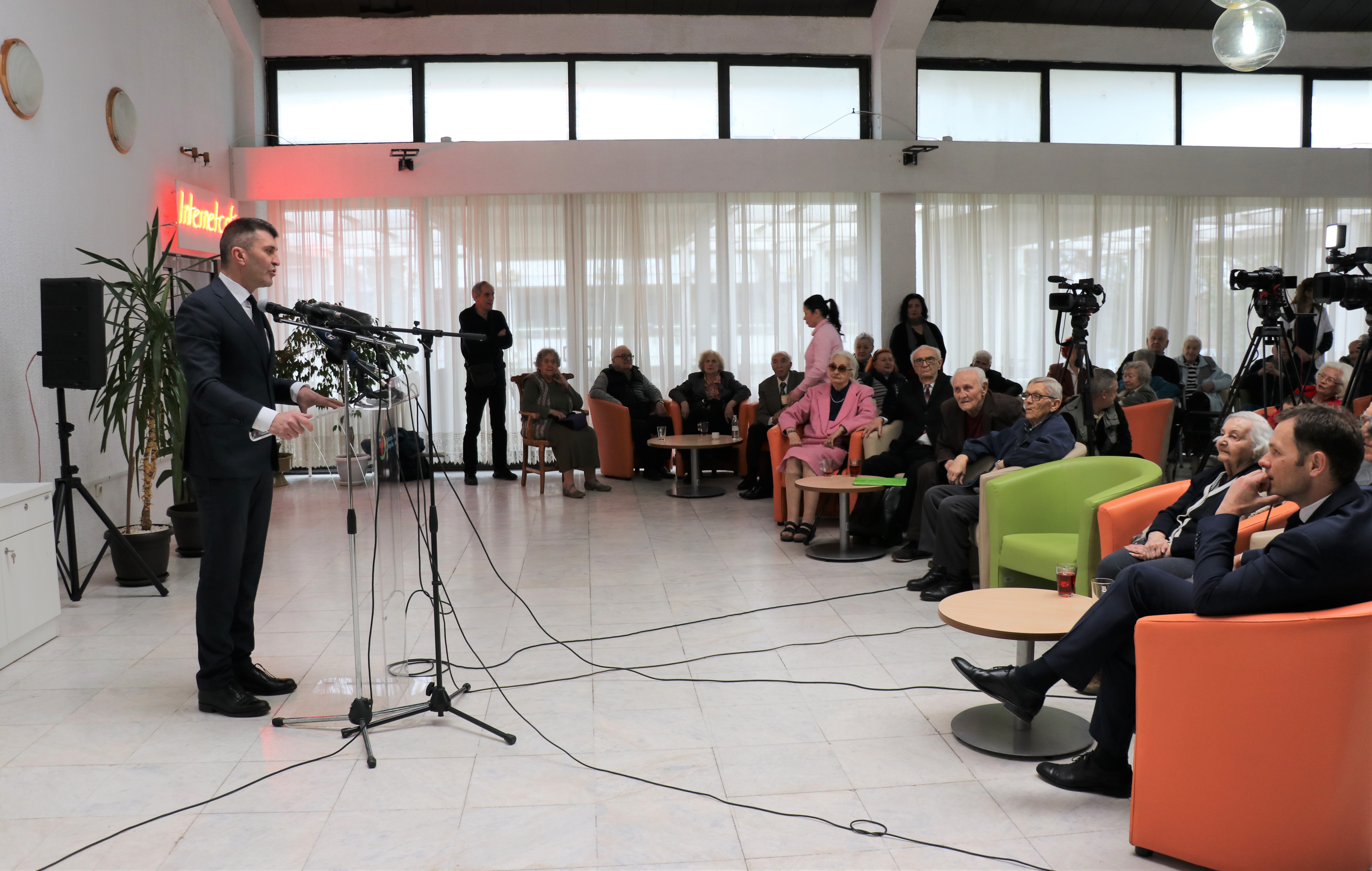 Унапређење услова живот наших најстаријих грађана приоритет ресорног министарства и у наредном периоду