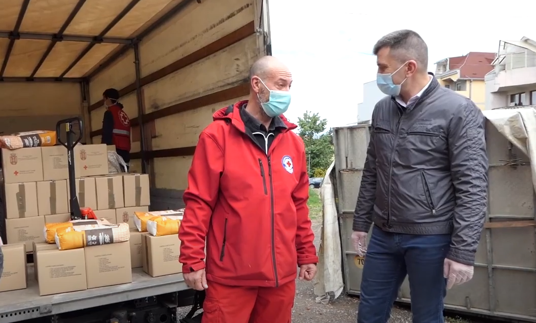 Подељени пакети помоћи ромским породицама