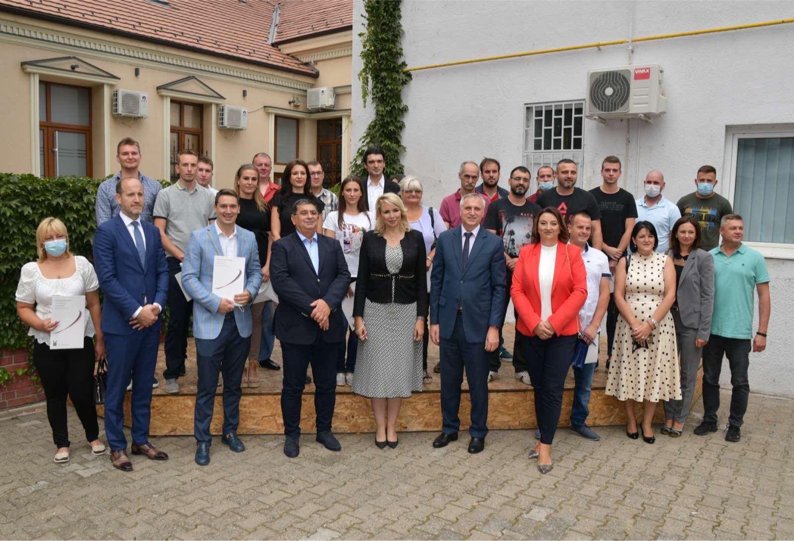 Држава одлучно и храбро иде ка смањењу незапослености и побољшању услова рада