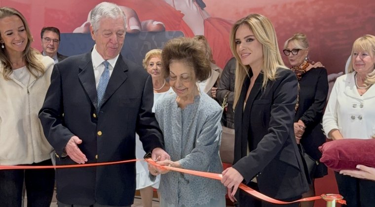 Ђурђевић Стаменковски отворила Божићни базар женских рукотворина: Хуманост нас чини људима