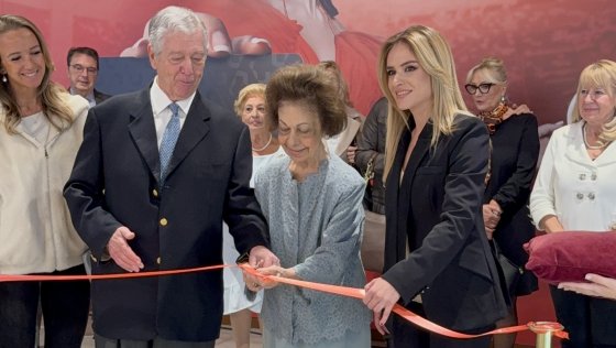 Ђурђевић Стаменковски отворила Божићни базар женских рукотворина: Хуманост нас чини људима