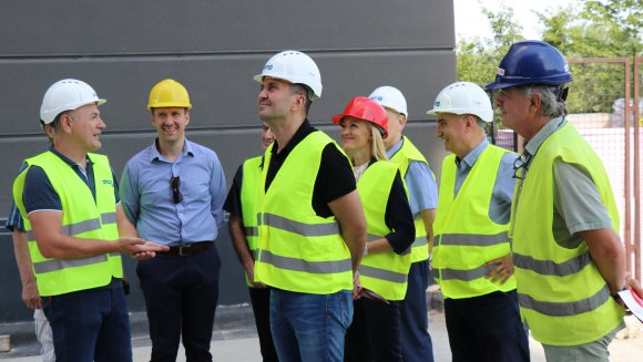 Ђорђевић обишао раднике на градилишту и честитао им Дан грађевинара
