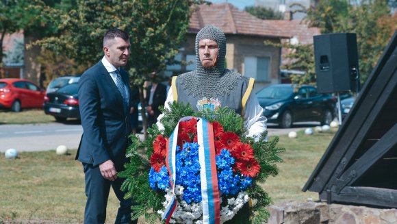 Ђорђевић положио венац на споменик Сенћанској бици у Сенти