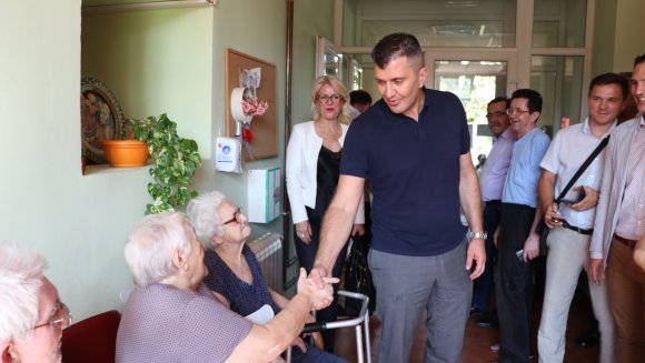 Ђорђевић посетио Удружење оболелих од мултипла склерозе и Геронтолошки центар у Новом Кнежевцу