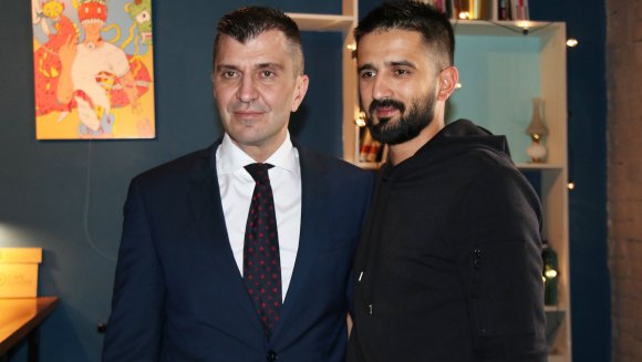 Министар Ђорђевић посетио социјално предузеће „Кафе бар 16“ који радно ангажује бивше кориснике Свратишта за децу