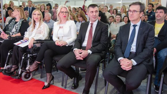 Сајам Ј=еднаки у фотографијама