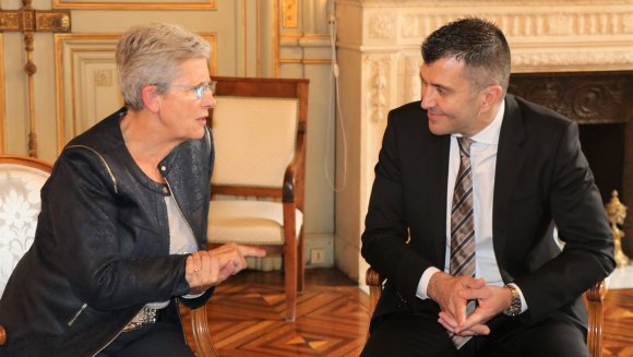 Министар Ђорђевић разговарао са француском државном секретарком Министарства војске Жанвијев Дариусек