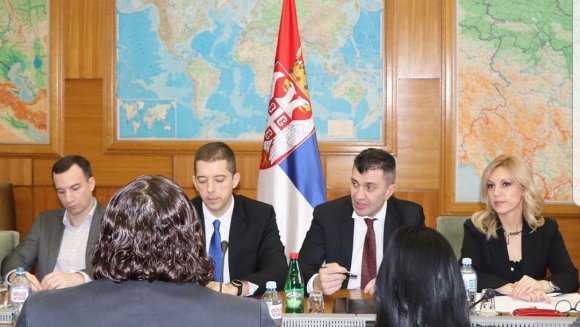 Боља контрола и побољшање организационе структуре и делотворности центара за социјални рад на КиМ-у