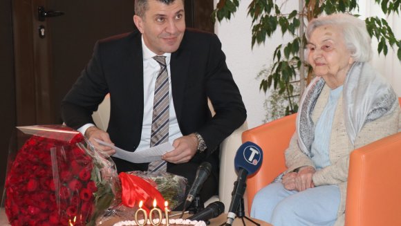 Бака Иванка прославила 100. рођендан