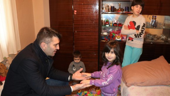 Ђорђевић посетио самохрану мајку са троје деце из Чачка