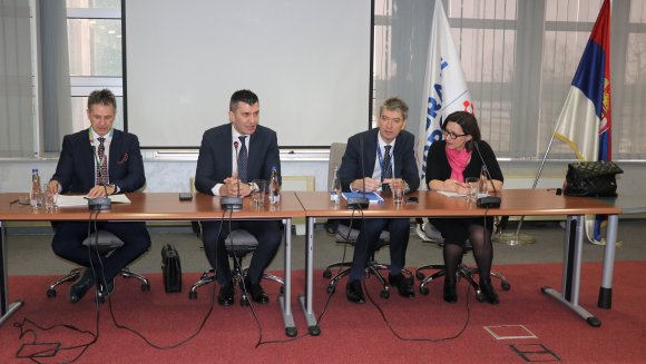 Ђорђевић са представницима синдиката и запослених на аеродрому „Никола Тесла“ о унапређењу услова рада