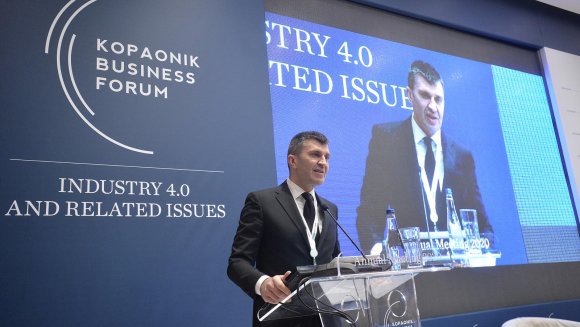 Ђорђевић на Копаоник бизнис форуму: До 2025. главни задатак је да плата буде 900 евра, а пензије 440 евра