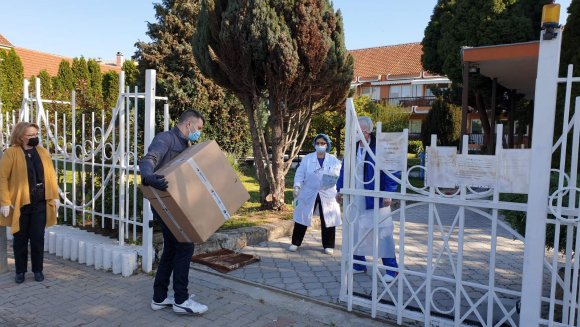 Ђорђевић доставио трајна заштитна одела установама социјалне заштите за смештај корисника на југу Србије