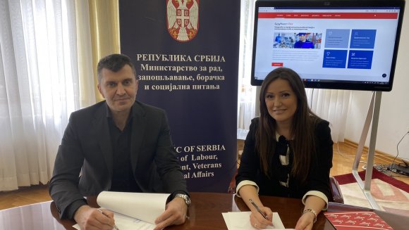 Министарству донирано 10.000 хигијенских заштитних маски