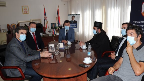 Нове куће за вишечлане породице у Медвеђи