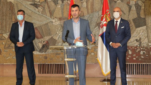 Ђорђевић: Влада Србије неће одустати од циља да 2025. године просечна плата буде 900 евра, а пензија 440