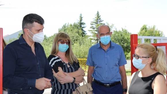 Ђорђевић обишао Дом за децу и лица ометена у развоју „ Др Никола Шуменковић“ у Стамници. 