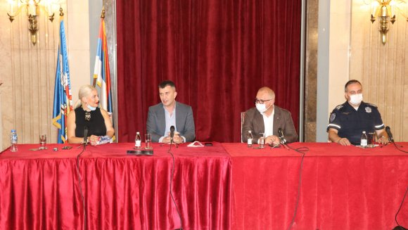 Одржана трибина о безбедности у саобраћају „Будимо безбедни“ намењена особама са инвалидитетом