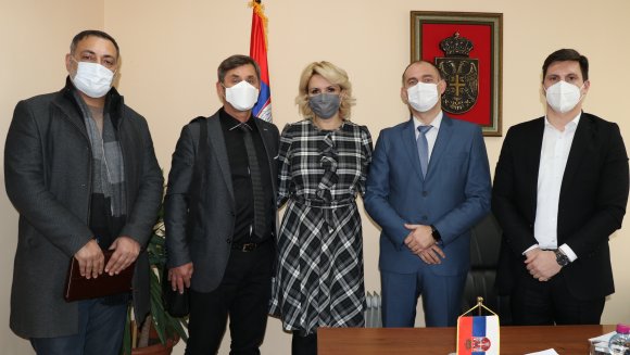 Министарка Кисић Тепавчевић са председницима општина баточина, рача и лапово о унапређењу пружања услуга социјалне заштите