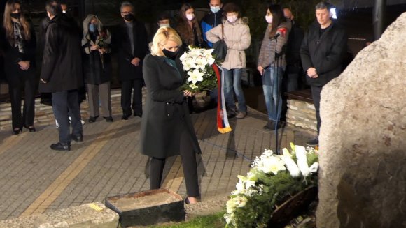 Министарка Кисић Тепавчевић одала пошту погинулим радницима РТС
