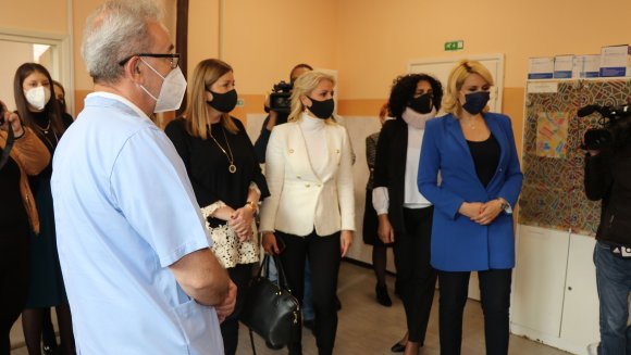 Кисић Тепавчевић обишла вакцинални пункт у Дому здравља у Алибунару