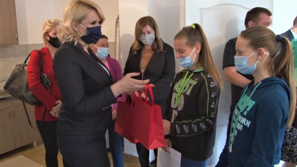 Кисић Тепавчевић посетила породицу Јаковљевић у мионичком селу Попадић