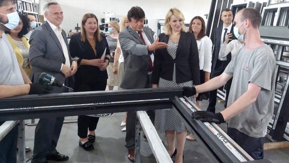 Јачање програмa који за циљ имају подстицај запошљавања