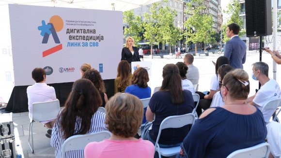 Кисић Тепавчевић: Значај дигиталне писмeности најстаријих суграђана 