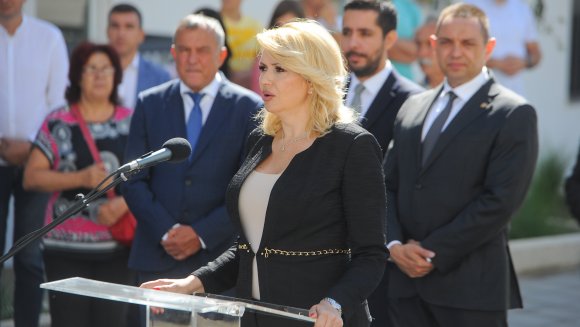 Министарка Кисић Тепавчевић на уручењу кључева станова за припаднике служби безбедности у Крагујевцу