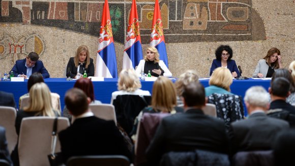 Кисић Тепавчевић са директорима установа социјалне заштите: Поносна сам на превенцију заразе Ковид 19 у установама социјалне заштите 