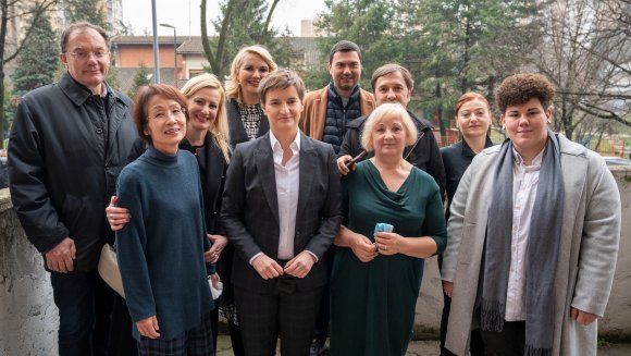 Премијерка Брнабић и министарка Кисић Тепавчевић у Удружењу „Наша кућа“ о важности социјалног предузетништва