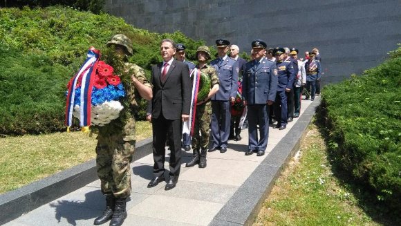 Положени венци на Споменик совјетским ратним ветеранима на Авали поводом Дана победе над фашизмом у Другом светском рату
