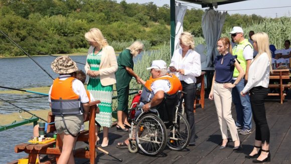 Изграђено прво излетиште у Србији за спортски риболов које је у потпуности прилагођено особама са инвалидитетом