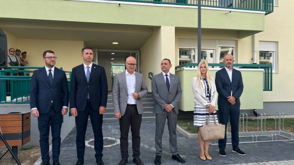 У новосадском насељу Југовићево додељени кључеви припадницима снага безбедности