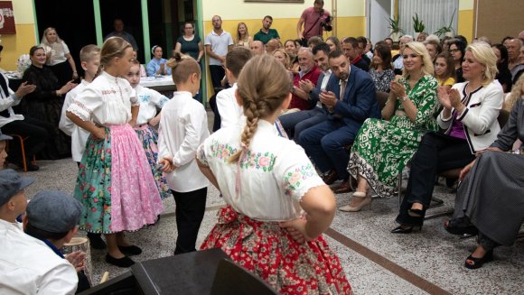 Немерљив допринос жена у очувању традиције и културе
