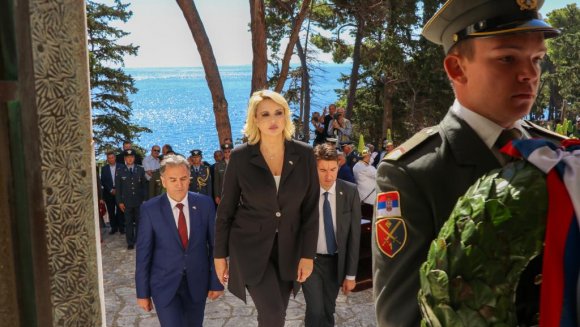 Министарка Кисић на острву Видо: Никада нећемо заборавити жртву спрских јунака