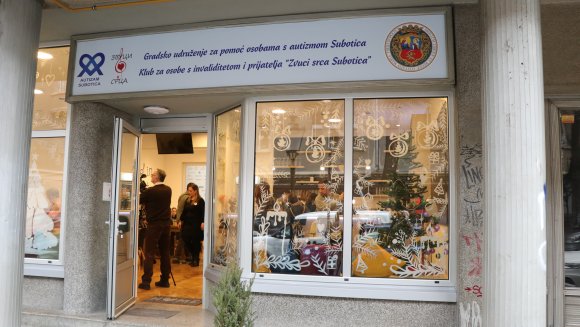 Министар Селаковић отворио  инклузивни центар „Звуци срца – Суботица“