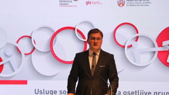 Развојем институција социјалне заштите,  повећавамо број пружаоца услуга