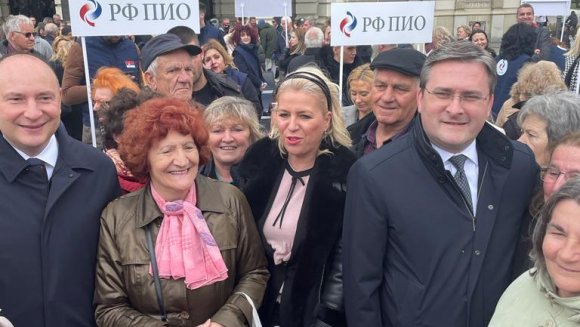 До краја године двоцифрено повећање пензија, најавио министар Селаковић