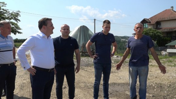 МИНИСТАР СЕЛАКОВИЋ ОБИШАО ПОПЛАВЉЕНА ПОДРУЧЈА У ОПШТИНАМА ПОЖЕГА И КОСЈЕРИЋ