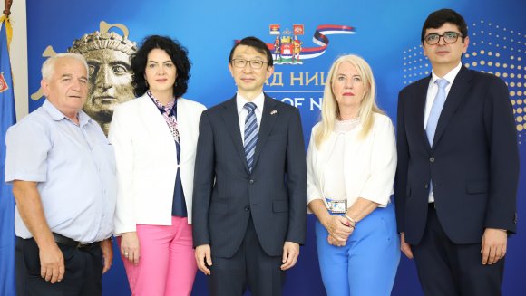 Ђорђевић на примопредаји донације Јапана Удржењу инвалида рада у Нишу