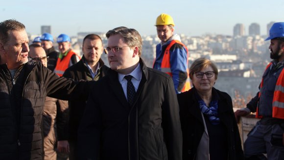 Министар Селаковић обишао радове на реконструкцији објекта  „Стационар“ у Звечанској