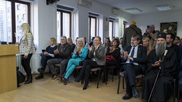 Помоћник министра у Сектору за заштиту особа са инвалидитетом Биљана Барошевић примила захвалницу од Савеза слепих Србије