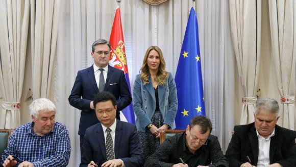 Министри Селаковић и Ђедовић на потписивању Анекса колективног уговора између представника Зиђин Копер и репрезентативних синдиката