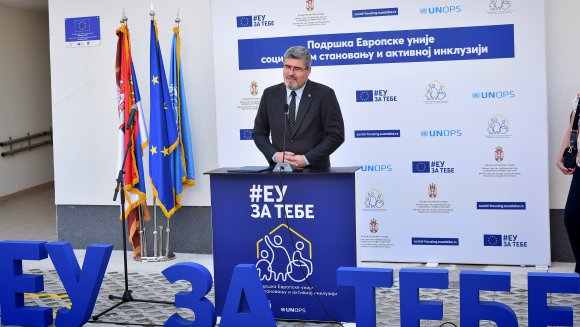 Министар Старовић на додели кључева за социјално становање у Ваљеву